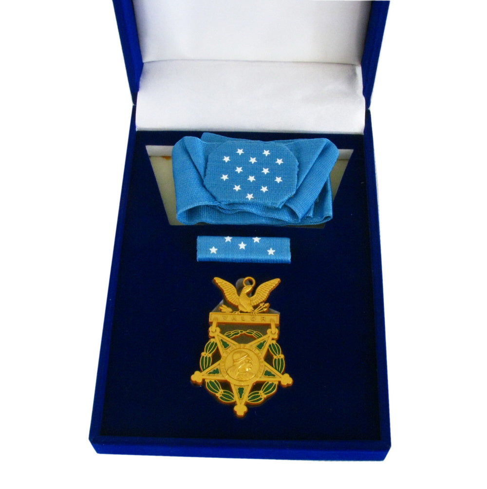 CMH Medal of Honor With Box Replica Movie Props